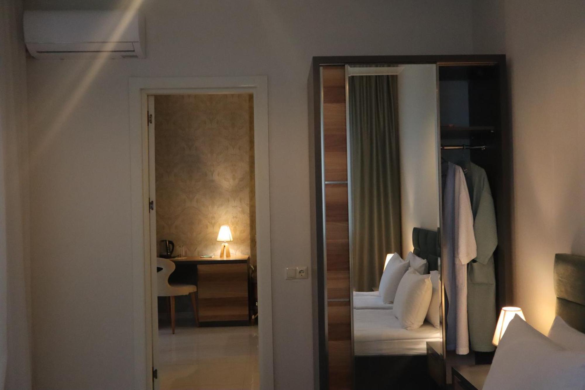 Horizons Hotel Rooms Batumi Exterior foto